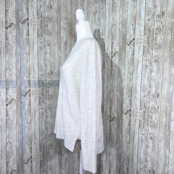 Women's Old Navy Sweater | White | Crew Neck | Large | Relaxed Fit | Stretch - Picture 2 of 10